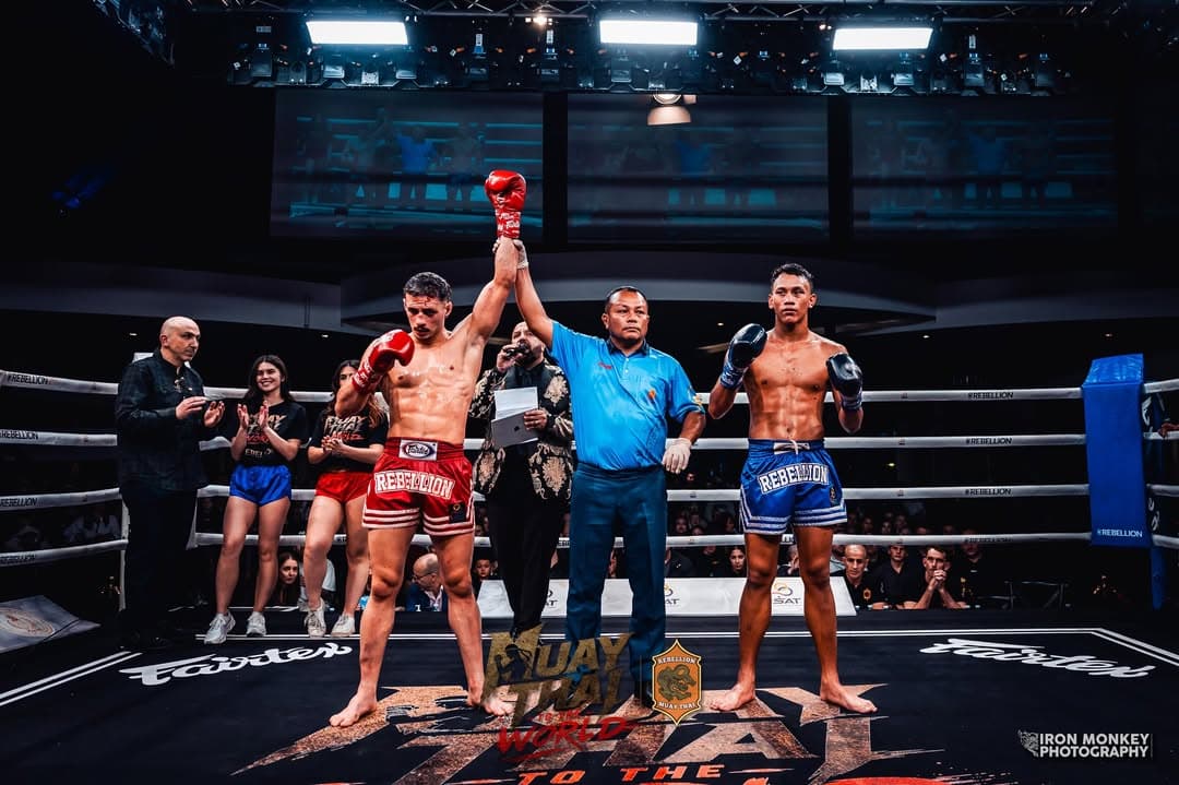 Luis Cajaíba vence campeão do Omnoi em grande evento de Muay Thai na Austrália