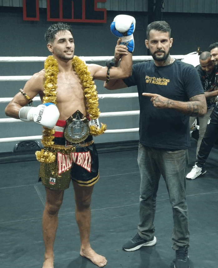 Cauê Bossio conquista o cinturão até 67kg e se torna o novo campeão do Portuários Stadium