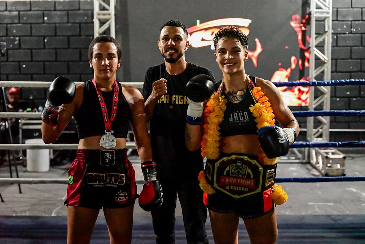 Bianca Vitória e Ebran Mello conquistam os cinturões do Lapa Fight em noite histórica