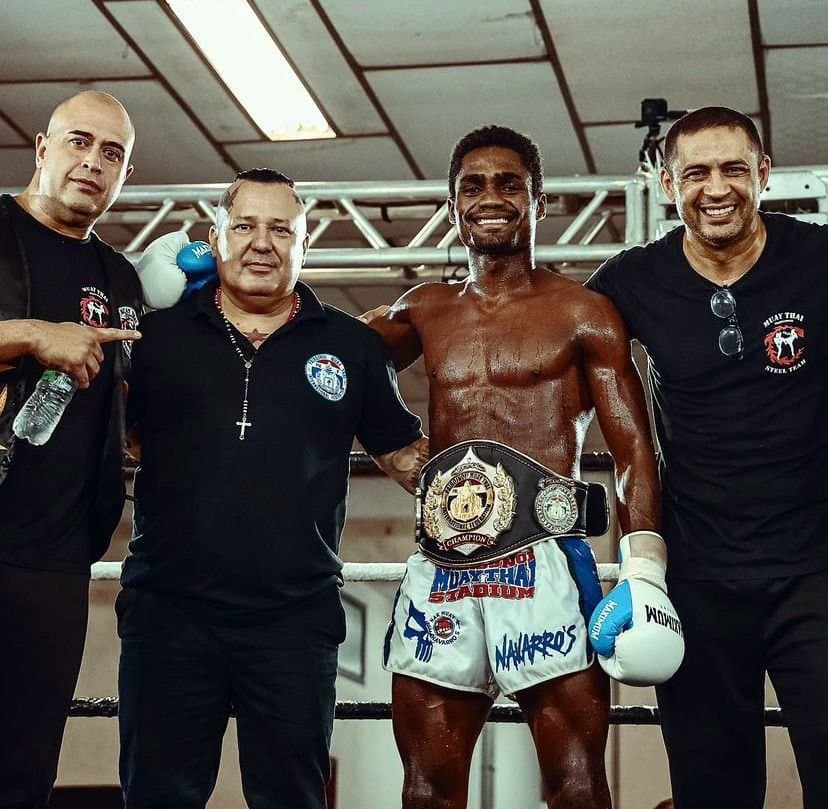 Após nocaute fulminante, Zion Silva conquista o cinturão PMIF no Pairojnoi Stadium