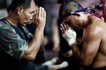 Keun Khru ou Yok Khru as tradições antigas do muaythai