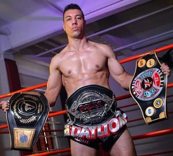Conheça a trajetória do campeão de muaythai: Adaylton Freitas